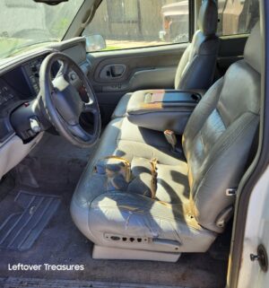 a461- 1998 Chevrolet Silverado. Runs and drives. Non Op. Sold AS IS. Clean Title. Pink Slip Transfer - Image 6