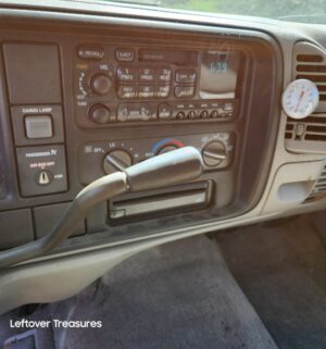 a461- 1998 Chevrolet Silverado. Runs and drives. Non Op. Sold AS IS. Clean Title. Pink Slip Transfer - Image 10