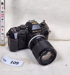 b109- Nikon N2000 35mm SLR film camera - Image 1