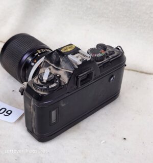b109- Nikon N2000 35mm SLR film camera - Image 2