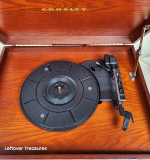 b158- Crosley CR66 Rochester entertainment center - Image 3
