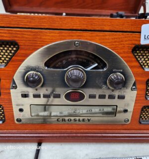 b158- Crosley CR66 Rochester entertainment center - Image 4