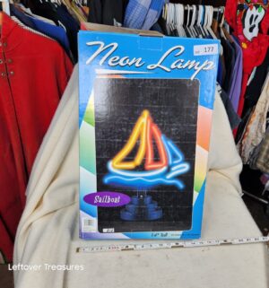 b177- Sailboat w/ base Neon Lamp