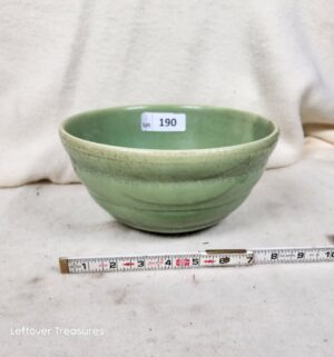 b190- Bauer 12 Green Ringware Bowl