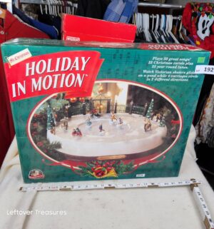 b192- Mr. Christmas Holiday in Motion - Image 1