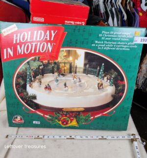 b193- Mr. Christmas Holiday in Motion - Image 1