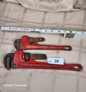 c20- 2 Pipe wrenches