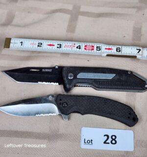 c28- Dewalt pocket knife. Pocket knife