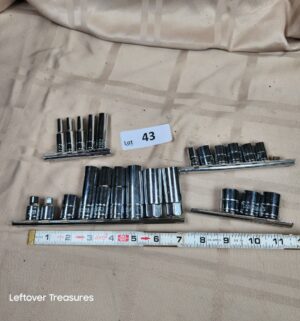 c43- sockets w/ holders - Image 1