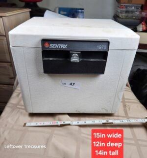 c47- Sentry Safe Model 1970 Fire Safe