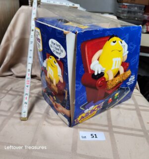 c51- 1999 M&Ms La-Z-Boy collectible dispenser - Image 4