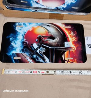 c82- Cleveland Browns. Metal License Plate Cover