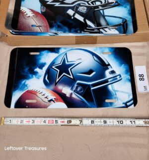c88- Dallas Cowboys. Metal License Plate Cover
