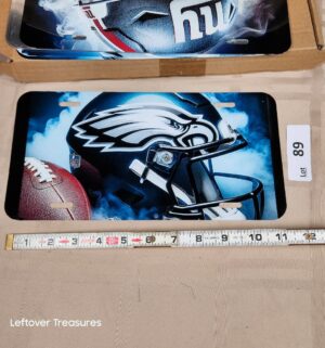 c89- Philadelphia Eagles. Metal License Plate Cover