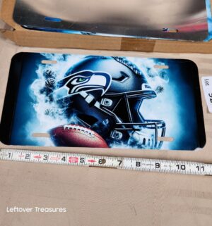 c92- Seattle Seahawks. Metal License Plate Cover
