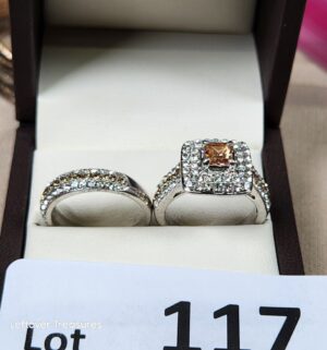 c117- Fashion Bridal Ring Set. CZ Stones.