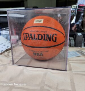 c141- Autographed Spalding NBA Basketball w/ case. NO COA - Image 11