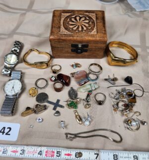 c142- Trinket box w/ fashion jewelry collection