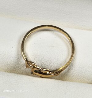 c151- 10k gold double dolphin ring. Acid tested - Image 3
