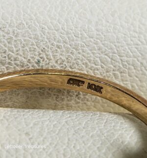 c151- 10k gold double dolphin ring. Acid tested - Image 4