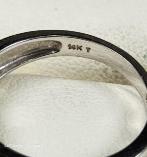 c153- 14K white gold wedding band featuring three rows of round-cut diamonds. Gold & Diamonds Tested - Image 3