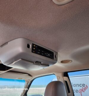 c164- 2004 Ford Expedition. Eddie Bauer Sport Utility 4D. V8, 5.4L. Automatic. 2WD. Does not run. Sold w/ Pink Slip Clean Title - Image 26