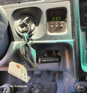c167- 1998 Toyota Tacoma Xtracab SR5. Manual Transmission. V6, 3.4L 4WD - Image 18