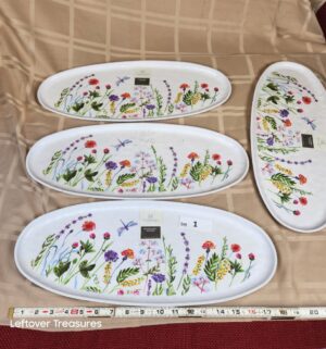 d1- Rachel Ashwell Farmhouse melamine trays