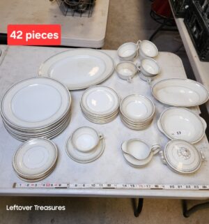d17- China by Heinrich Winterling porcelain factory in Altrohlau, Czechoslovakia