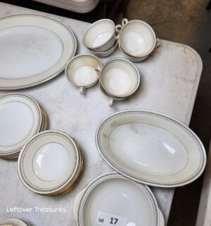 d17- China by Heinrich Winterling porcelain factory in Altrohlau, Czechoslovakia - Image 4