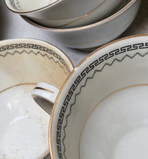 d17- China by Heinrich Winterling porcelain factory in Altrohlau, Czechoslovakia - Image 5