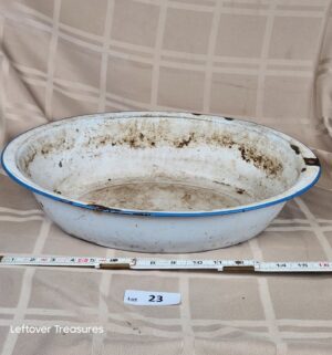 d23- vintage enamelware basin