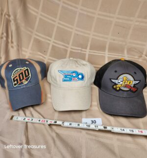 d30- Indianapolis 500 fan caps from 2005 89th running