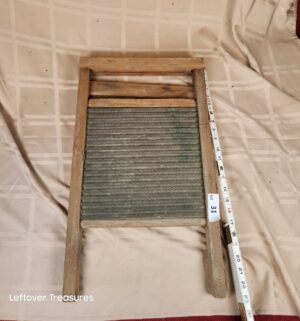 d31- antique washboard