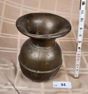 d44- vintage brass cuspidor - Image 1