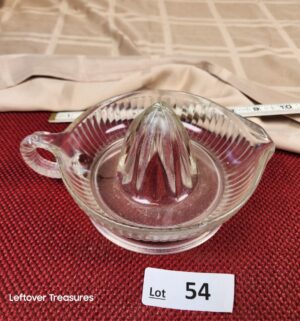 d54- vintage pressed glass citrus juicer reamer