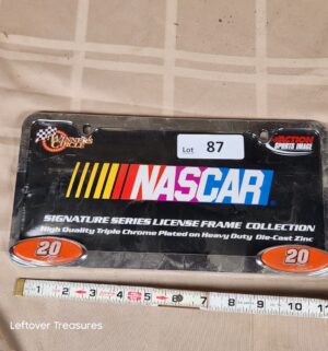 d87- Winners Circle 20 license plate frame