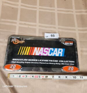 d93- Winners Circle 20 license plate frame