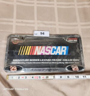 d94- Winners Circle 29 license plate frame