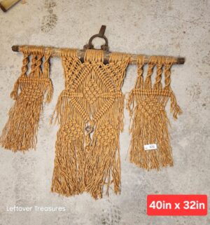 d122- 1970s handmade macrame wall hanging