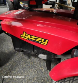 c162- 2018 Jazzy Select 6 Power Chair w/ Charger. Fully Tested? Battery replacement is needed. - Image 11