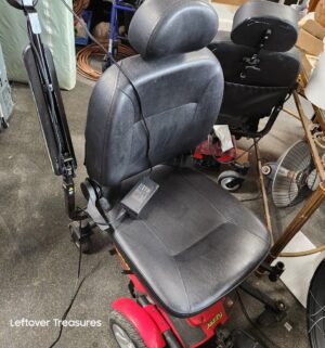 c162- 2018 Jazzy Select 6 Power Chair w/ Charger. Fully Tested? Battery replacement is needed. - Image 14