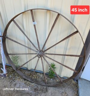 d128- antique wagon wheel