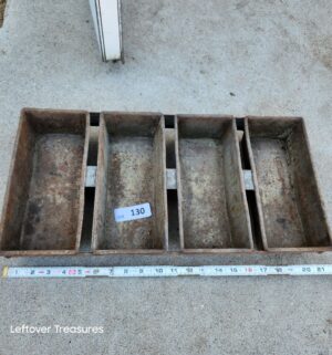 d130- vintage industrial 4-loaf strap bread pan