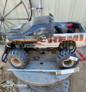 d138- New Bright 1:6 scale Dodge Ram Hemi monster truck