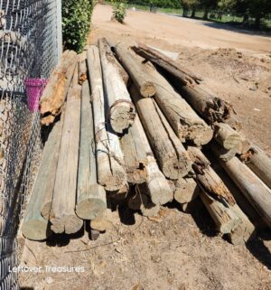 d153- vintage wood posts - Image 3