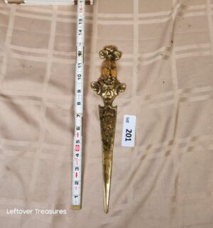 d201- vintage brass letter opener featuring a medieval knight armor