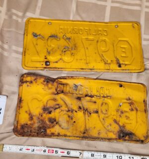 d229- 1940s California license Plate set - Image 3