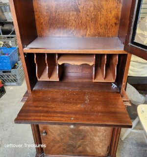 d233- Hastings Tudor Mahogany Edwardian antique cabinet - Image 3